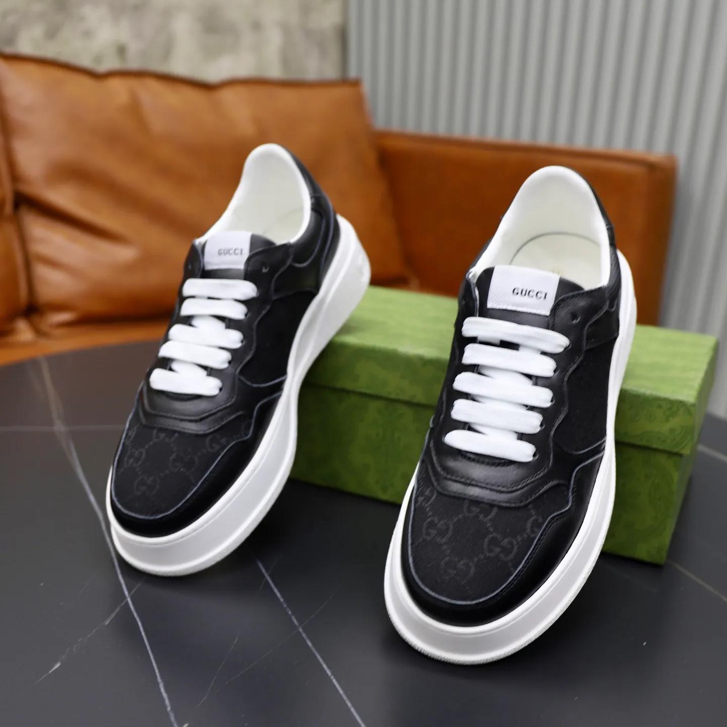 Men's shoes: 400💰🙅‍♂️🙅‍♂️🙅‍♂️ Brand: GUCCI Standard code: 38-44 (45 customized) Grade: Same as the official website Material: Original leather splicing brand cloth Comfortable and breathable sheepskin lining Lightweight wear-resistant outsole Style category: Men's fashion casual shoes Sports shoes Distinguished luxury brand elements Top luxury Color: actual picture color